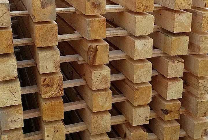 Polines de madera para construcción